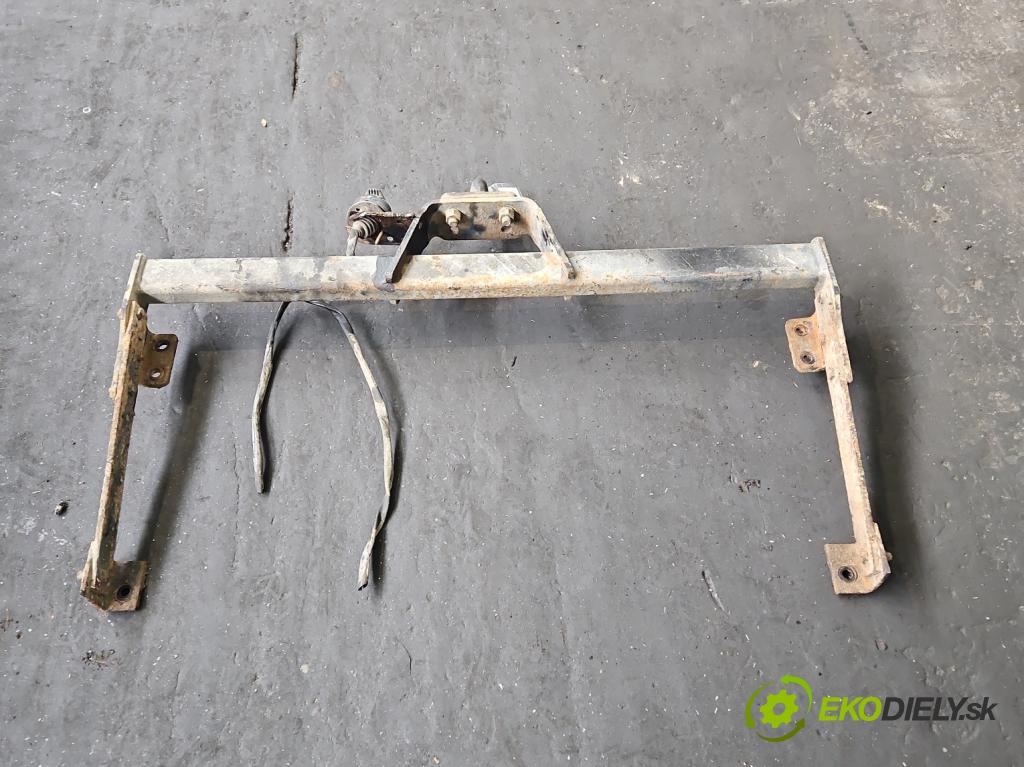 Renault Trafic II 2001-2014 1.9 dci 82 hp manual 60 kW 1870 cm3 5- oko tažné  (Tažné zařízení)