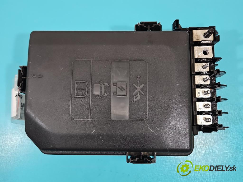 Opel Astra V  2015- 1.5 cdti 122 hp manual 90 kW 1496 cm3 5- skříňka pojistková 39216535 (Pojistková skříňka)