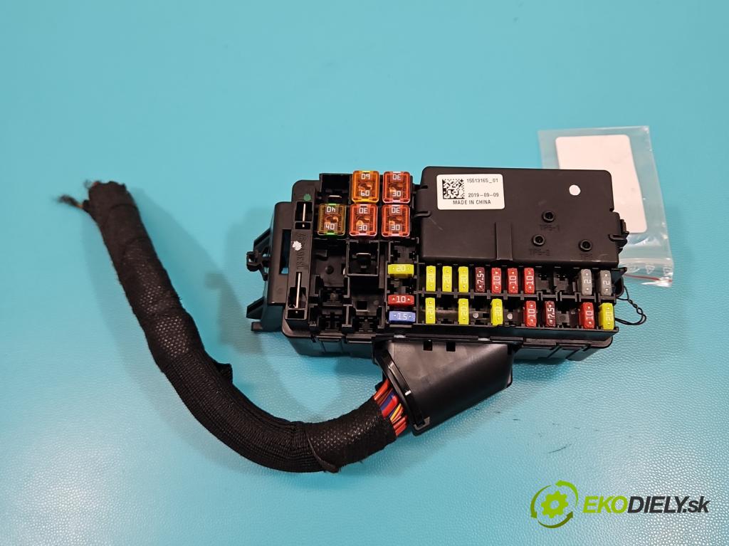 Opel Astra V  2015- 1.5 cdti 122 hp manual 90 kW 1496 cm3 5- skříňka pojistková 1551316501 (Pojistková skříňka)