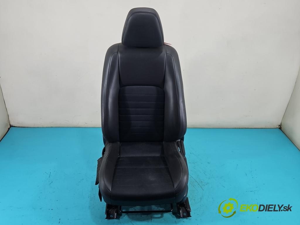 Lexus IS III 2014-2025 2.5 vvti 181KM automatic 133 kW 2494 cm3 4- Sedačka ľavý  (Sedadlo)