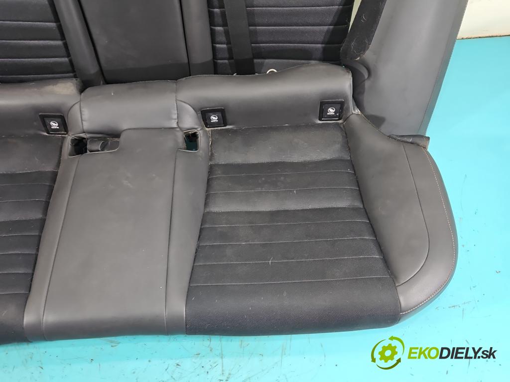 Lexus IS III 2014-2025 2.5 vvti 181KM automatic 133 kW 2494 cm3 4- Pohovka: zadné  (Sedadlo)