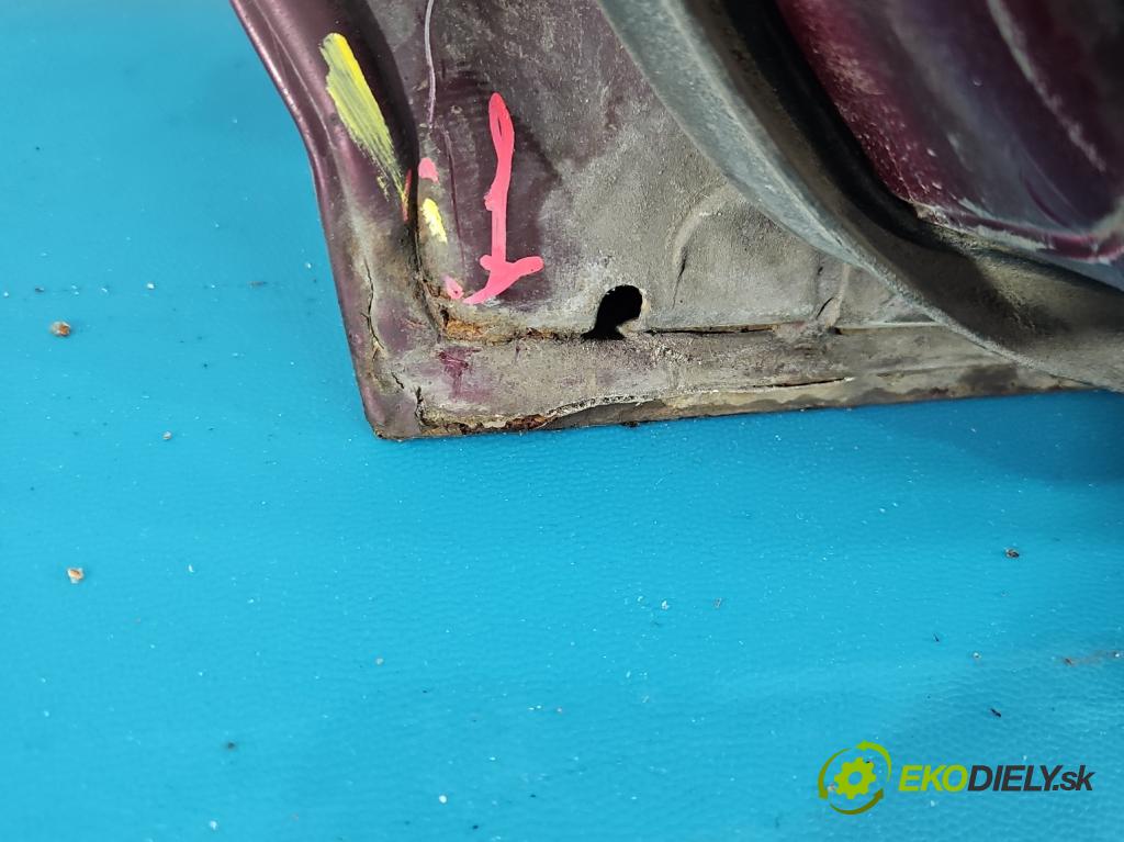 Toyota Carina E 1992-1998 1.6 16V 110 hp manual 81 kW 1587 cm3 4- dveře zadní pravé  (Klika dveří ostatní)