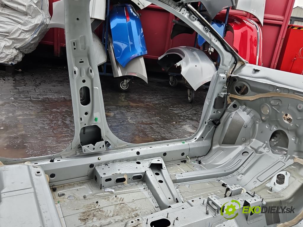 Opel Astra V  2015- 1.5 cdti 122 hp manual 90 kW 1496 cm3 5- práh levý  (Karoserie ostatní)