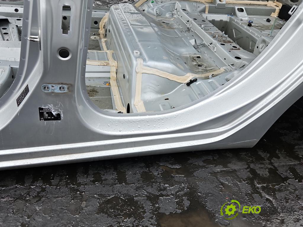 Opel Astra V  2015- 1.5 cdti 122 hp manual 90 kW 1496 cm3 5- práh levý  (Karoserie ostatní)