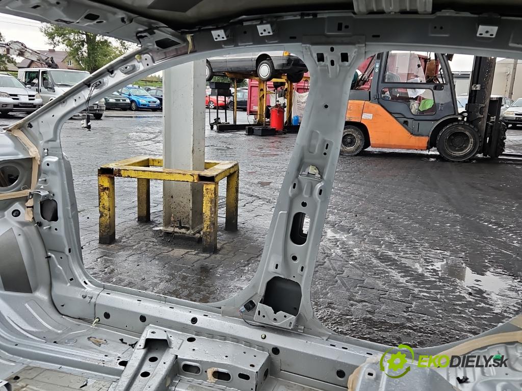 Opel Astra V  2015- 1.5 cdti 122 hp manual 90 kW 1496 cm3 5- práh pravý  (Karoserie ostatní)