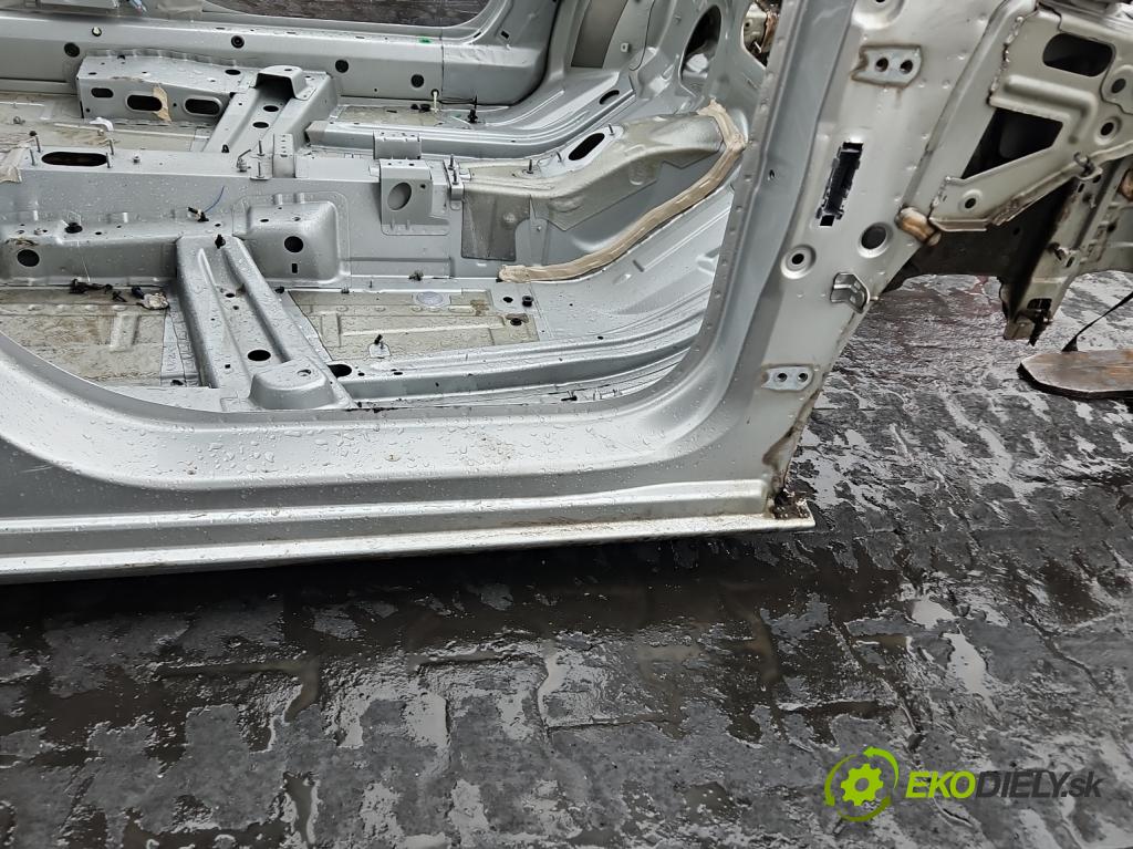 Opel Astra V  2015- 1.5 cdti 122 hp manual 90 kW 1496 cm3 5- práh pravý  (Karoserie ostatní)