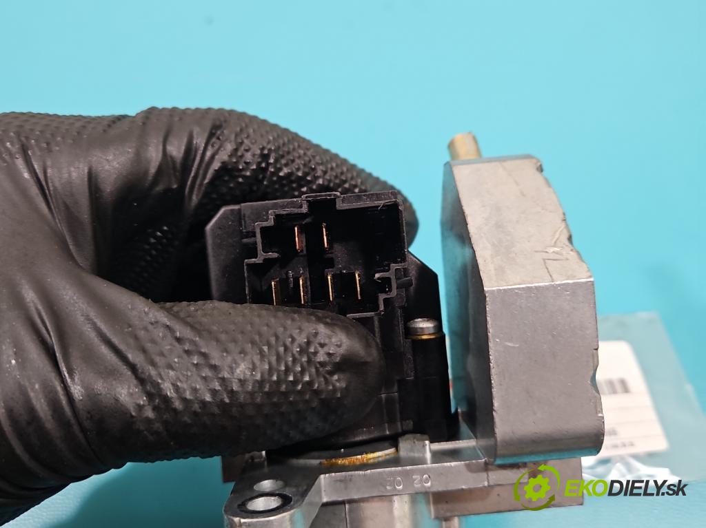 Saab 9-5 2.3 T 185 HP automatic 136 kW 2290 cm3 5- Spínačka  (Spínacia skrinka)