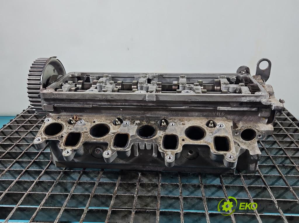 Vw Passat B7 2010-2014 2.0 tdi 140 hp manual 103 kW 1968 cm3 4- hlava motoru CFF