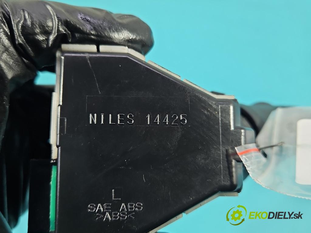 Nissan Note I 2006-2012 1.6 16V 110 HP manual 81 kW 1598 cm3 5- prepínač smeroviek  (Prepínacie páčky pod volantom)