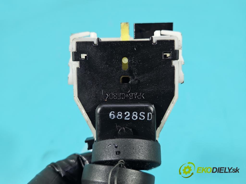 Nissan Note I 2006-2012 1.6 16V 110 HP manual 81 kW 1598 cm3 5- prepínač smeroviek  (Prepínacie páčky pod volantom)