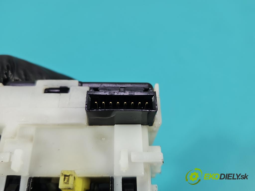 Nissan Note I 2006-2012 1.6 16V 110 HP manual 81 kW 1598 cm3 5- prepínač smeroviek  (Prepínacie páčky pod volantom)