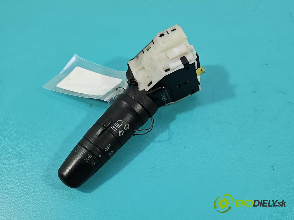 Nissan Note I 2006-2012 1.6 16V 110 HP manual 81 kW 1598 cm3 5- prepínač smeroviek  (Prepínacie páčky pod volantom)
