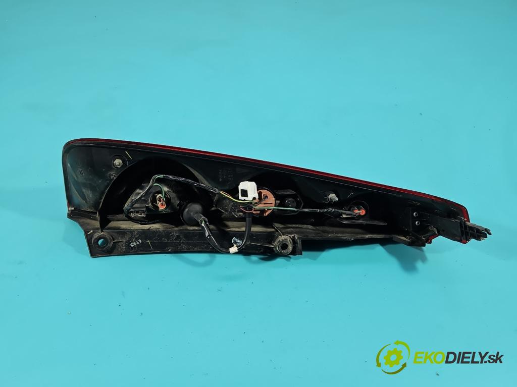 Nissan Note I 2006-2012 1.6 16V 110 HP manual 81 kW 1598 cm3 5- svetlo / reflektor zadné pravé  (Kľučka dverí ostatné)
