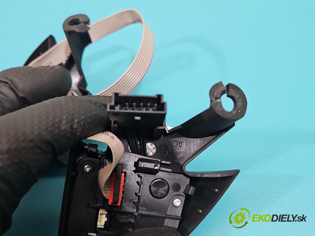 Vw Passat B7 2010-2014 2.0 tdi 140 HP manual 103 kW 1968 cm3 4- prepínač multifunkční: řízení: 3C8959537D (Prepínacie páčky pod volantom)