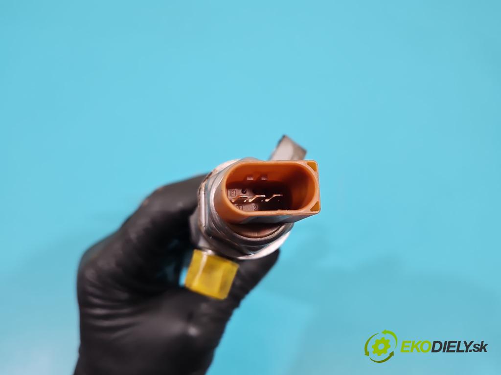 Vw Passat B7 2010-2014 2.0 tdi 140 HP manual 103 kW 1968 cm3 4- lišta vstrekovacia 0281006075 (Vstrekovacia lišta)