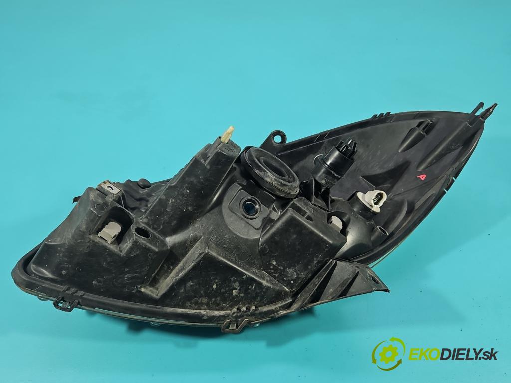 Dacia Sandero I 2008-2012 1.4 8V (714)) 75 HP manual 55 kW 1390 cm3 5- Reflektor: pravý 8200733877 (Svetlo predné pravé)
