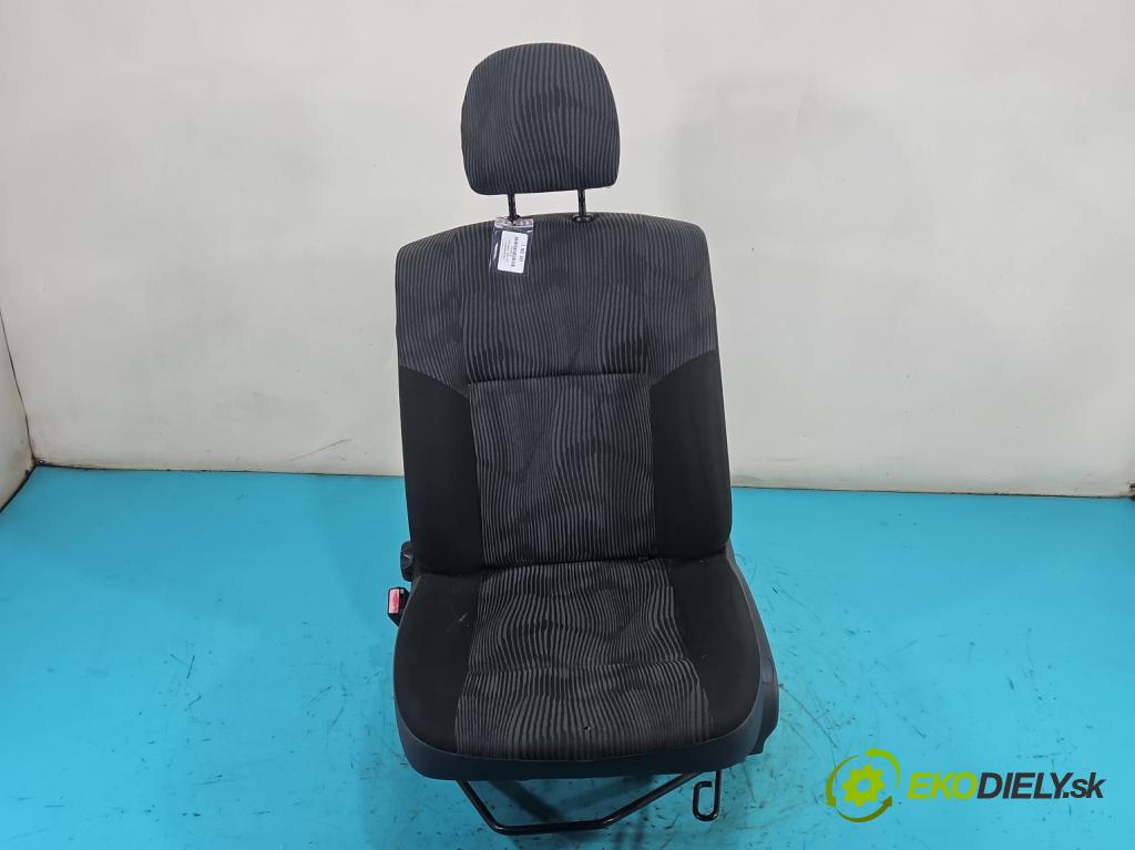 Dacia Sandero I 2008-2012 1.4 8V 75 HP manual 55 kW 1390 cm3 5- Sedačka ľavý  (Sedadlo)
