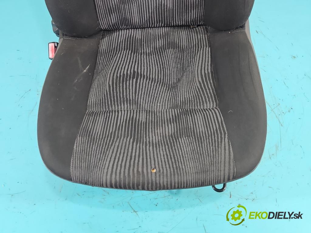 Dacia Sandero I 2008-2012 1.4 8V 75 HP manual 55 kW 1390 cm3 5- Sedačka ľavý  (Sedadlo)