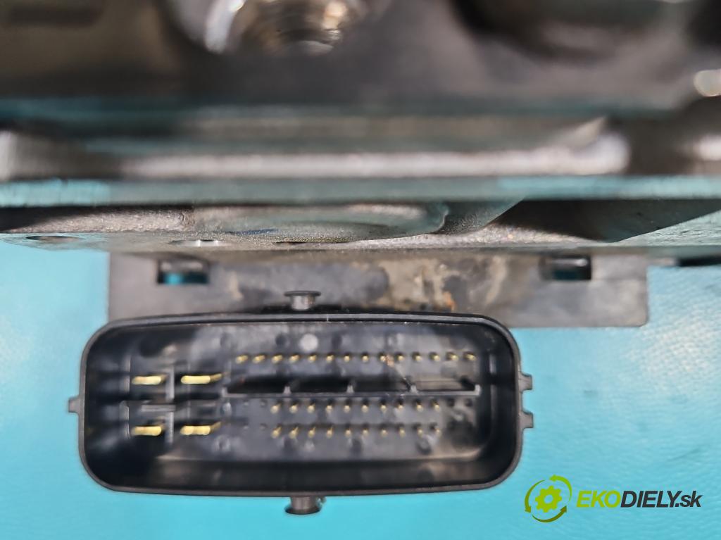 Lexus IS III 2014-2025 2.5 vvti 181KM automatic 133 kW 2494 cm3 4- čerpadlo abs 44510-30300 (Pumpa ABS)