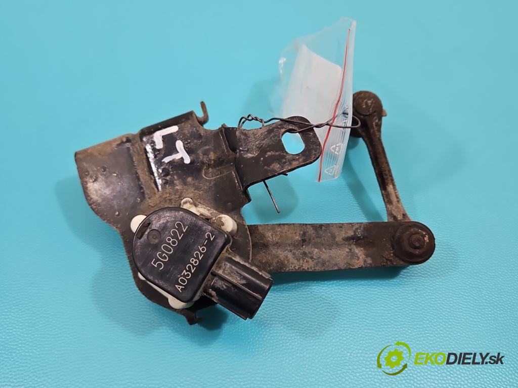 Lexus IS III 2014-2025 2.5 vvti 181KM automatic 133 kW 2494 cm3 4- snímač nastavenia xenon A032826-2 (Snímač)