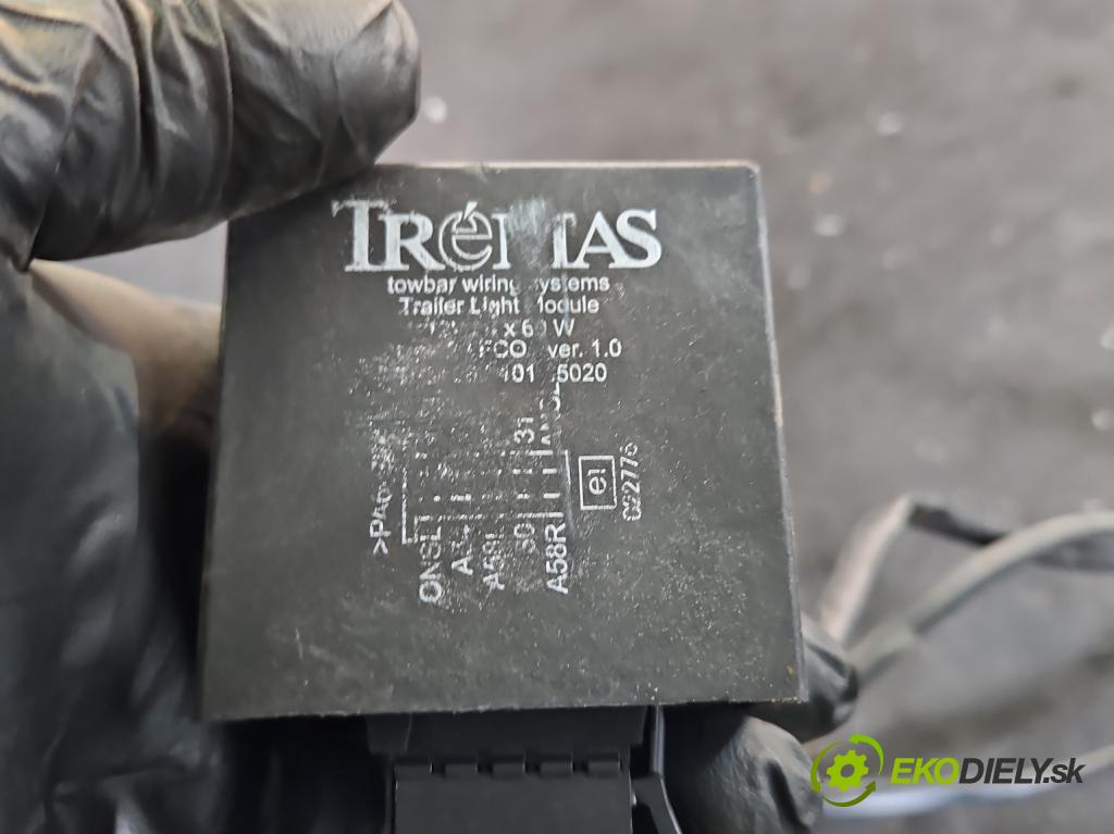 Nissan Note I 2006-2012 1.6 16V 110 HP manual 81 kW 1598 cm3 5- Hák: vlečení:  (Ťažné zariadenie)