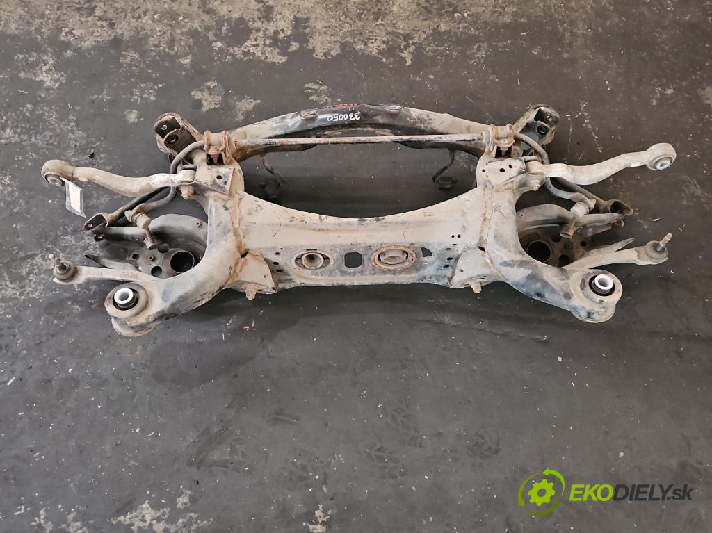 Lexus IS III 2014-2025 2.5 vvti 181KM automatic 133 kW 2494 cm3 4- zadní výztuha  (Zadní výztuha)