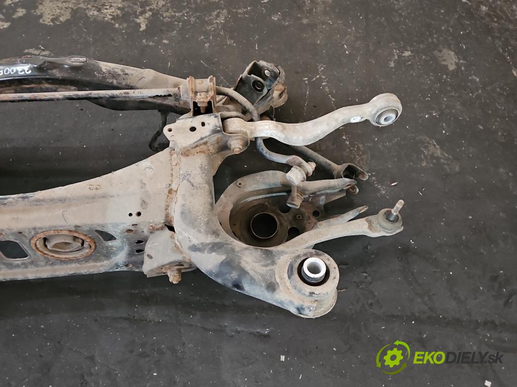 Lexus IS III 2014-2025 2.5 vvti 181KM automatic 133 kW 2494 cm3 4- zadní výztuha  (Zadní výztuha)