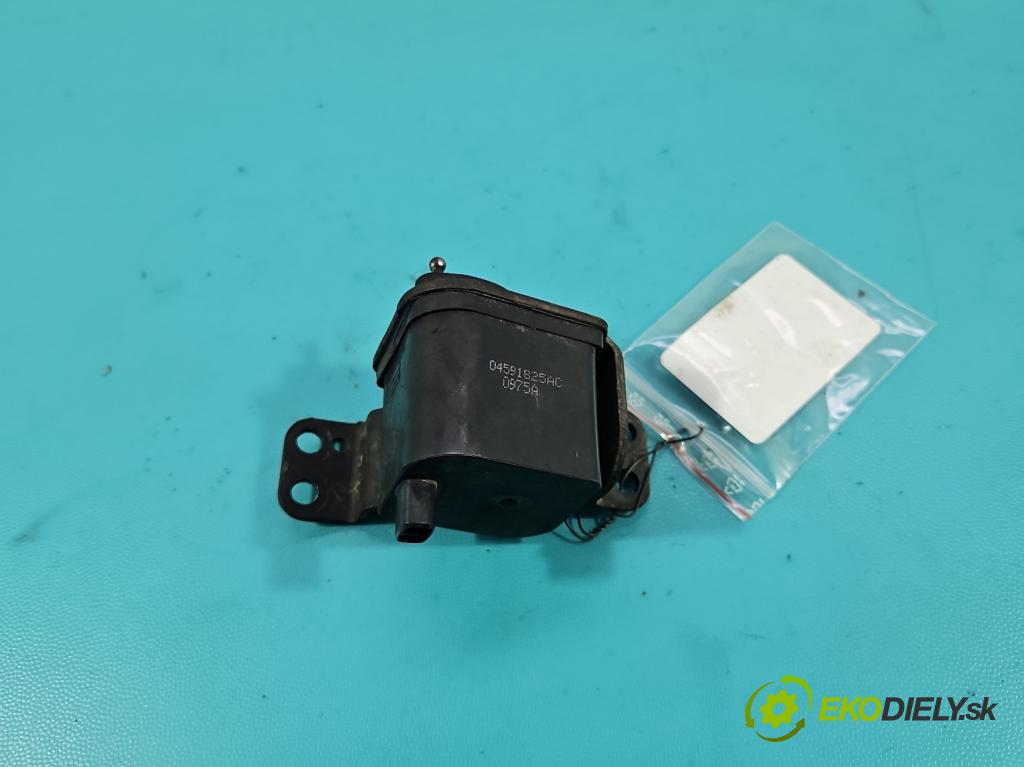 Chrysler Pacifica 3.5 V6 automatic 183 kW 3518 cm3 5- Ovladač: klapky: kolektor 04591825AC (Motorček ostatné)