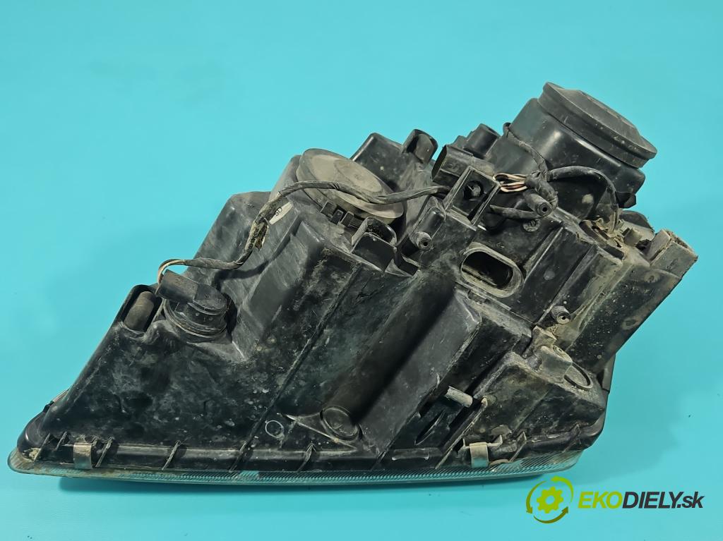 Chrysler Pacifica 3.5 V6 automatic 183 kW 3518 cm3 5- Reflektor: pravý  (Svetlo predné pravé)