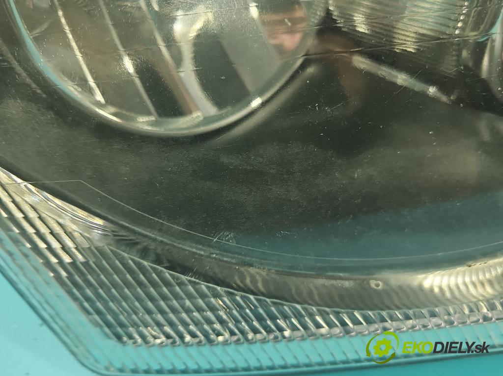 Chrysler Pacifica 3.5 V6 automatic 183 kW 3518 cm3 5- Reflektor: pravý  (Svetlo predné pravé)