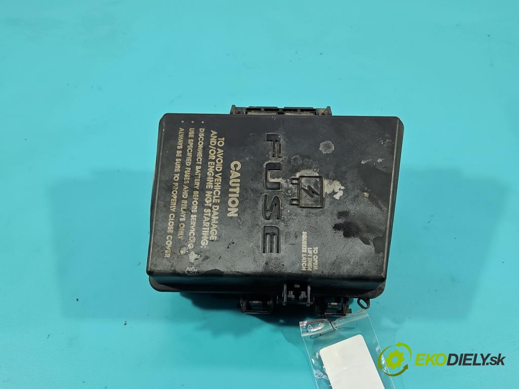 Chrysler Pacifica 3.5 V6 automatic 183 kW 3518 cm3 5- skříňka pojistková 05082790AH (Pojistková skříňka)