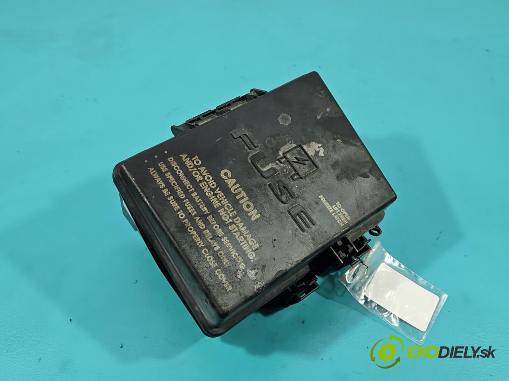 Chrysler Pacifica 3.5 V6 automatic 183 kW 3518 cm3 5- skříňka pojistková 05082790AH (Pojistková skříňka)