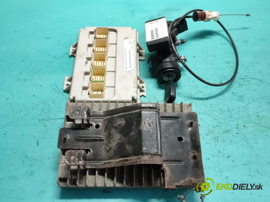 Chrysler Pacifica 3.5 V6 automatic 183 kW 3518 cm3 5- řídící jednotka motoru P05094106AB