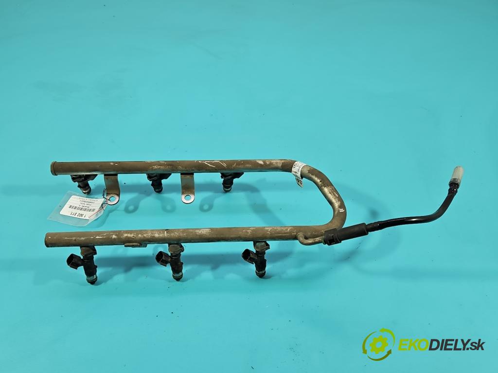 Chrysler Pacifica 3.5 V6 automatic 183 kW 3518 cm3 5- vstrek  (Vstrekovač paliva)