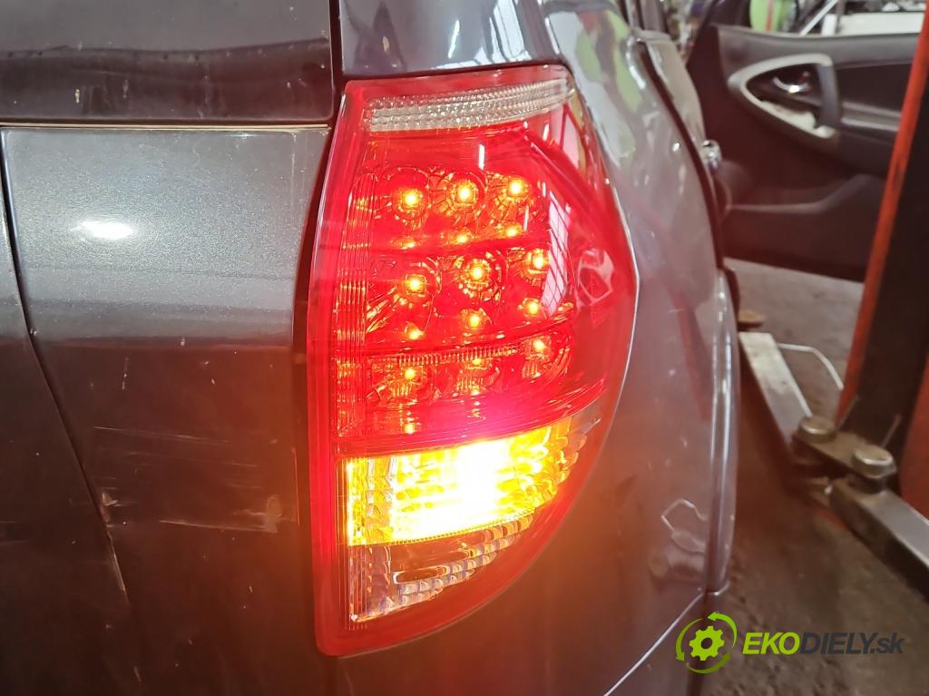 Toyota Rav4 III 2005-2012 2.2 D-CAT 177 hp manual 130 kW 2231 cm3 5- světlo zadní pravé  (Klika dveří ostatní)