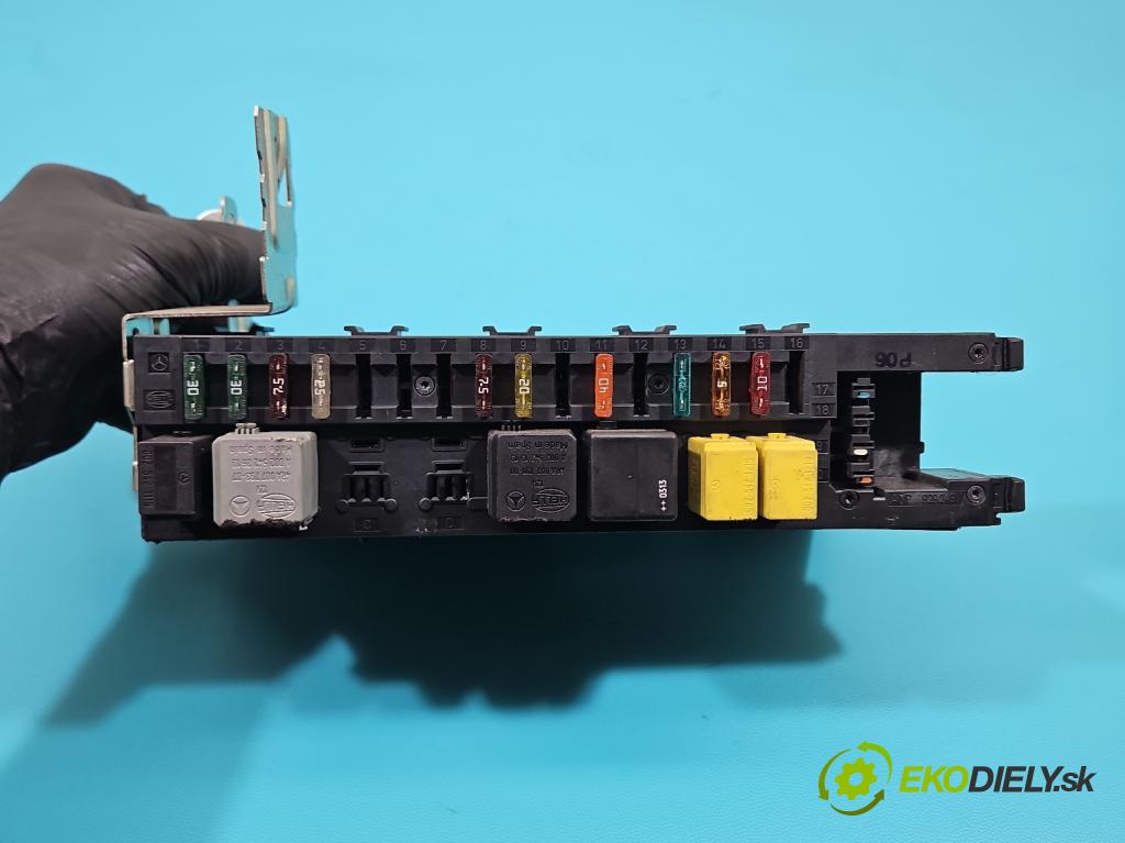 Mercedes C W203 2000-2007 2,2.0 cdi 143 hp automatic 105 kW 2148 cm3 3- skříňka pojistková 2035451801 (Pojistková skříňka)