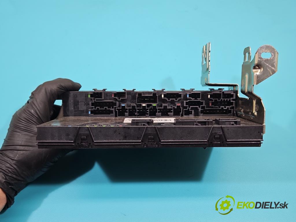 Mercedes C W203 2000-2007 2,2.0 cdi 143 hp automatic 105 kW 2148 cm3 3- skříňka pojistková 2035451801 (Pojistková skříňka)