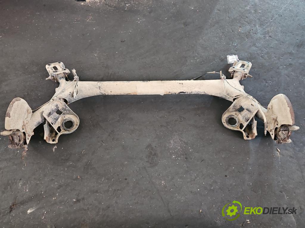 Peugeot 308 I 2007-2013 1.4 16V 98 hp manual 72 kW 1397 cm3 5- zadní výztuha  (Zadní výztuha)