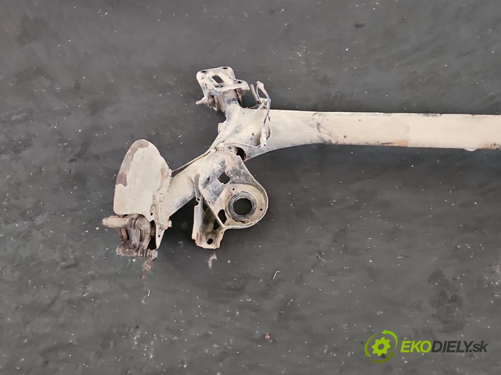 Peugeot 308 I 2007-2013 1.4 16V 98 hp manual 72 kW 1397 cm3 5- zadní výztuha  (Zadní výztuha)