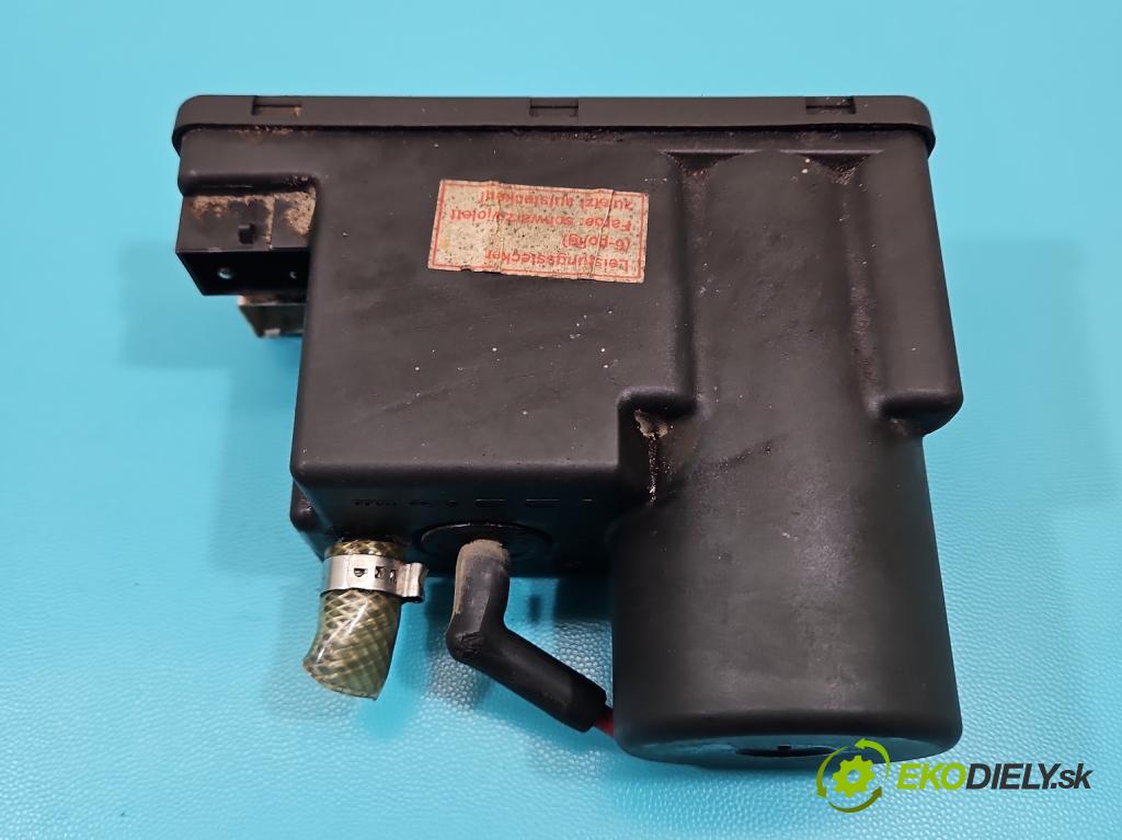 Audi A4 B5 1994-2001 1.9 tdi 90 hp manual 66 kW 1896 cm3 4- Centrálni: zámek: 4A0862257A