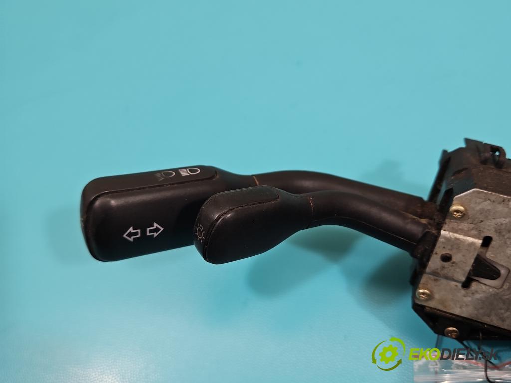 Audi A4 B5 1994-2001 1.9 tdi 90 HP manual 66 kW 1896 cm3 4- prepínač komplex: 400953513 (Prepínacie páčky pod volantom)