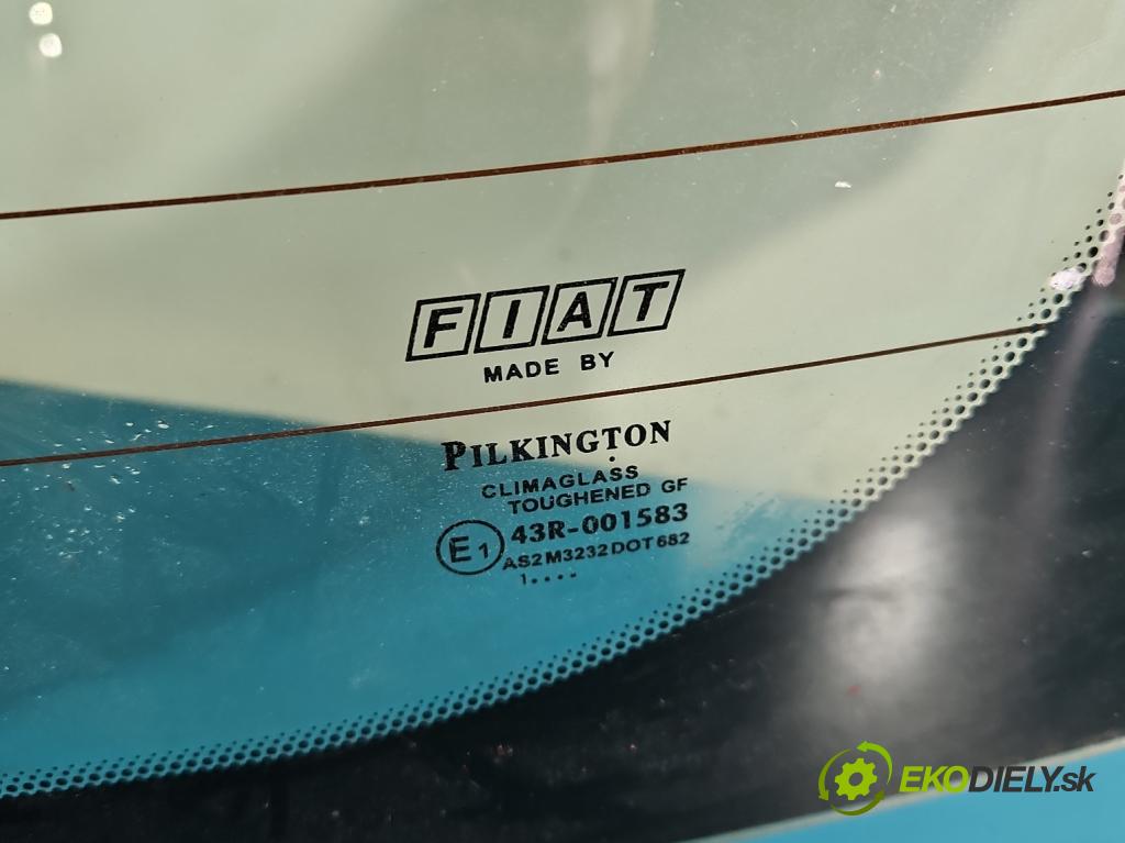 Fiat Stilo 1.9 jtd 116 hp manual 85 kW 1910 cm3 3- sklo zadní  (Zadní sklo)