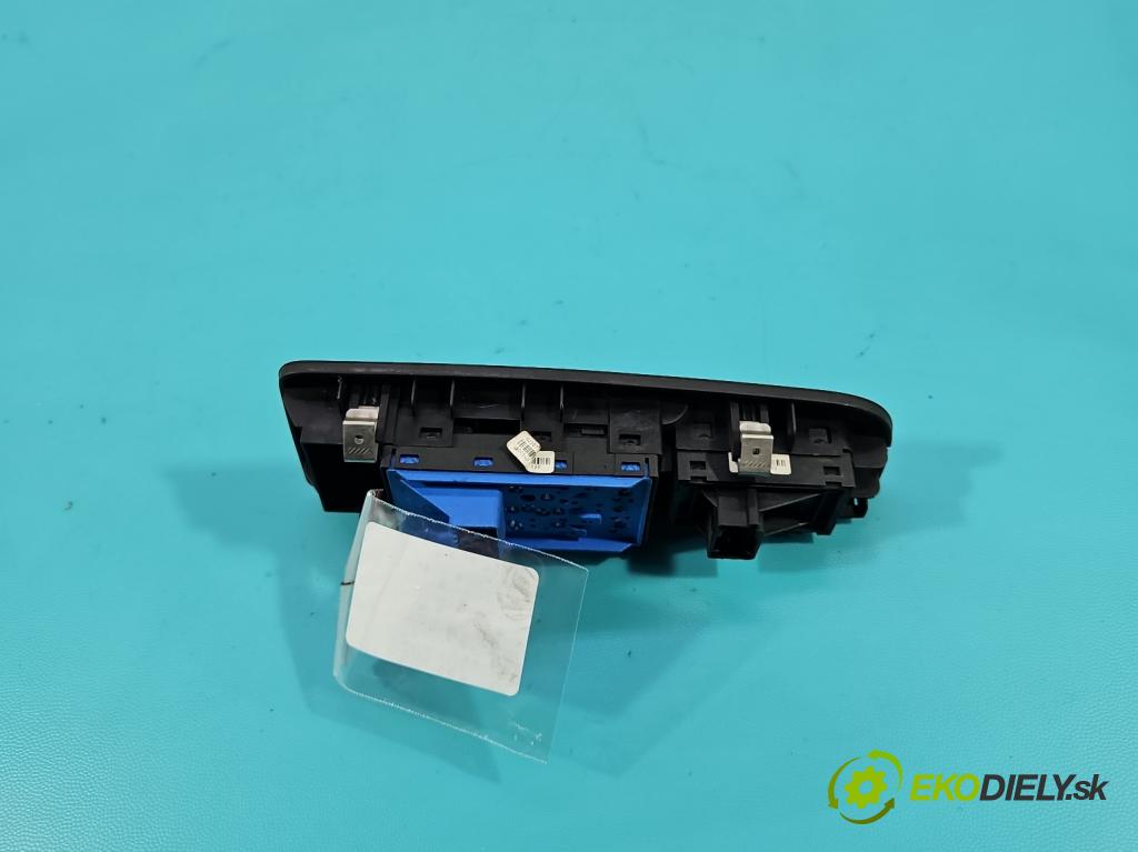 Fiat Punto Grande 1.2 8V 65 hp manual 48 kW 1242 cm3 5- Přepínač oken zpětných zrcátek