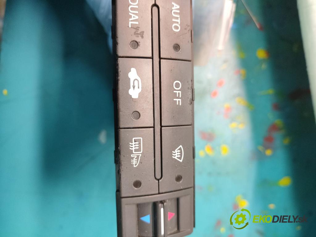 Honda Legend IV 2004-2012 3.5 V6 295HP automatic 217 kW 3471 cm3 4- panel kúrenia 146570-4521