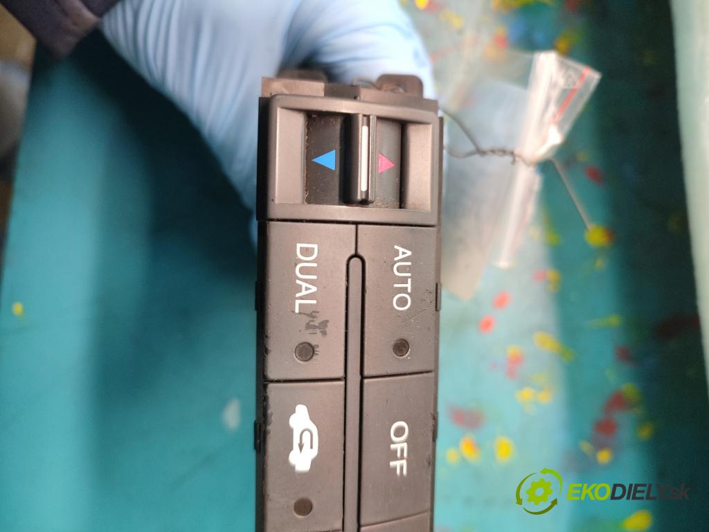 Honda Legend IV 2004-2012 3.5 V6 295HP automatic 217 kW 3471 cm3 4- panel kúrenia 146570-4521