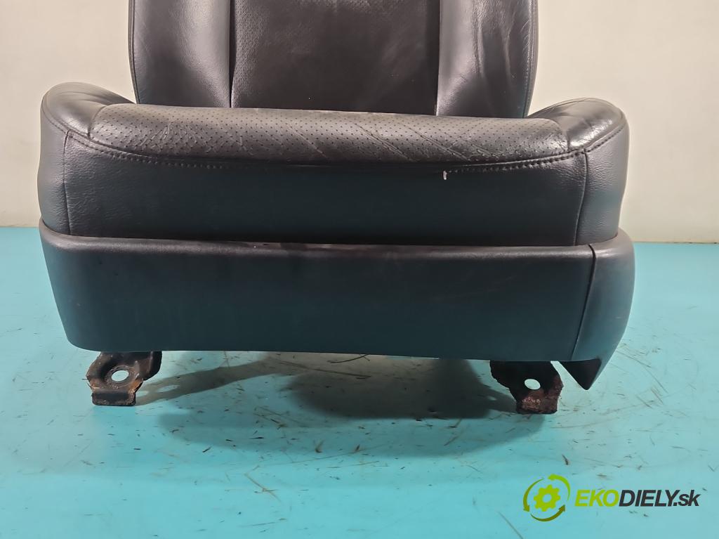 Toyota Rav4 III 2005-2012 2.2 D-CAT 177 HP manual 130 kW 2231 cm3 5- Sedačka ľavý  (Sedadlo)