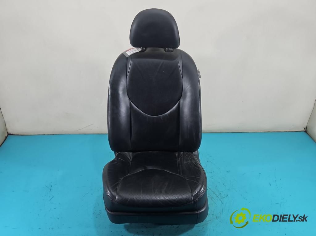 Toyota Rav4 III 2005-2012 2.2 D-CAT 177 HP manual 130 kW 2231 cm3 5- Sedačka ľavý  (Sedadlo)