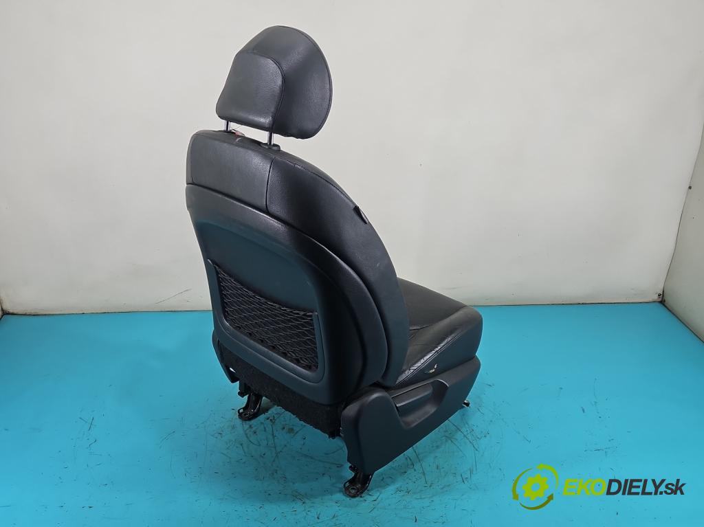 Toyota Rav4 III 2005-2012 2.2 D-CAT 177 HP manual 130 kW 2231 cm3 5- Sedačka pravý (Sedadlo)