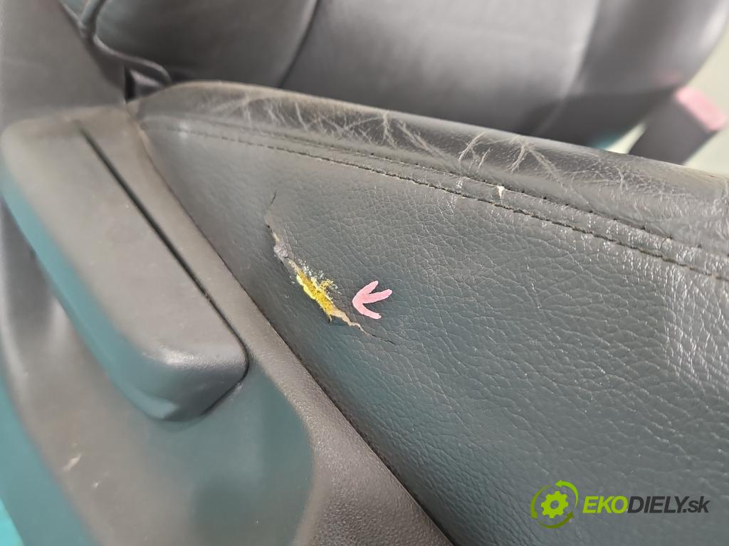 Toyota Rav4 III 2005-2012 2.2 D-CAT 177 HP manual 130 kW 2231 cm3 5- Sedačka pravý (Sedadlo)