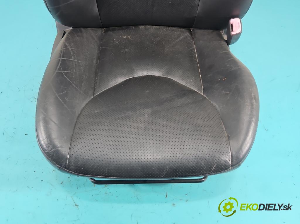 Toyota Rav4 III 2005-2012 2.2 D-CAT 177 HP manual 130 kW 2231 cm3 5- Sedačka pravý (Sedadlo)